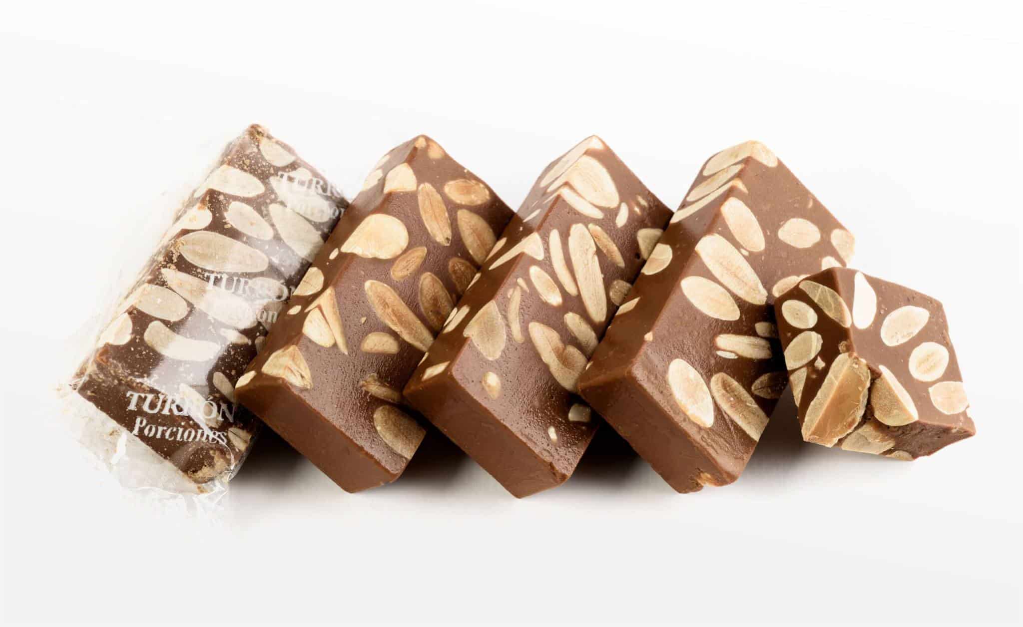 P051_P097_FPC_Porciones_turron_chocolate_con_almendras-scaled-1-scaled-1.jpg